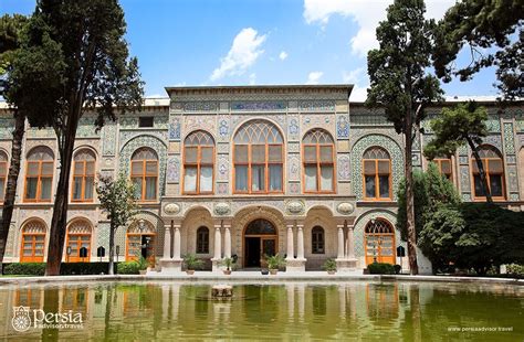  Golestan Palace: Zabytkowy kompleks w sercu dawnego imperium!